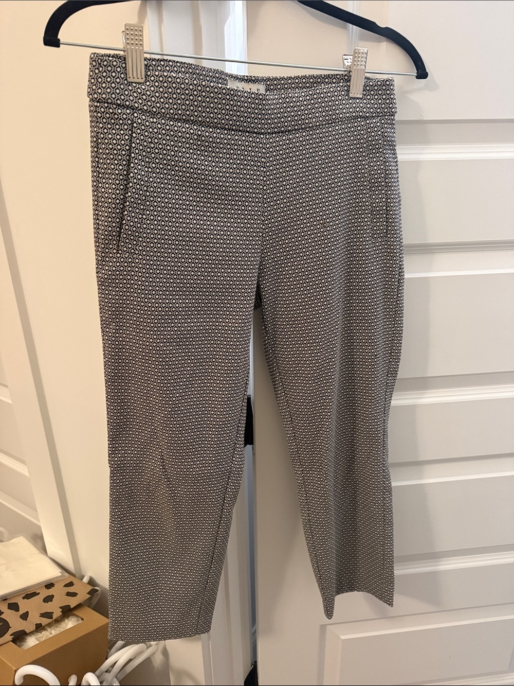 Women's Black & White Geometric Ankle Trouser
